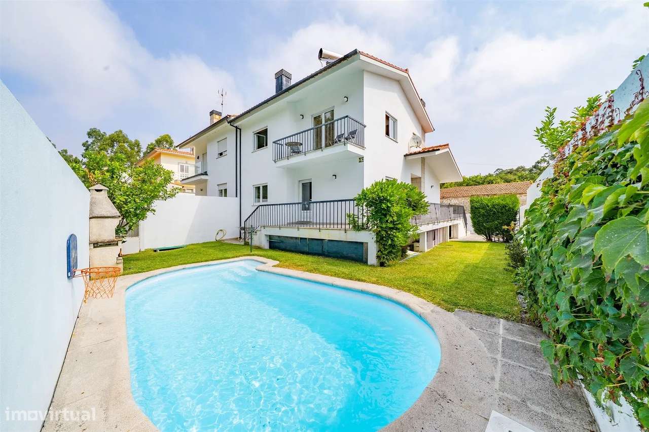 Moradia T4 com piscina nas Marinhas | Esposende-0