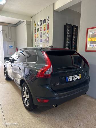 Volvo XC 60 2.4 D3 Geartronic - 4