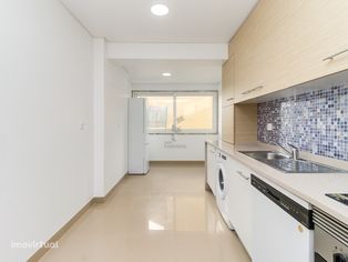 Excelente apartamento T4 RENOVADO a E...