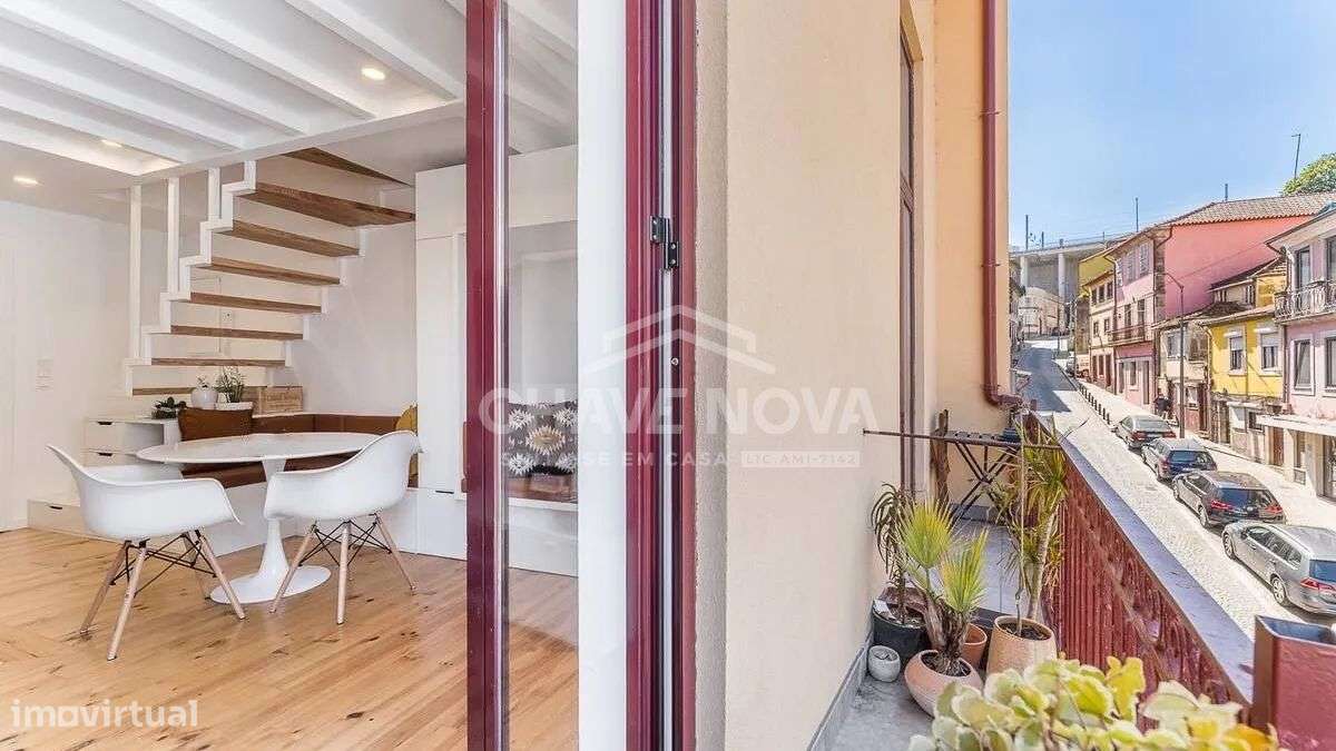 Apresento-lhe este apartamento T1 Duplex Em Vila Nova de Gaia, - Grande imagem: 5/12