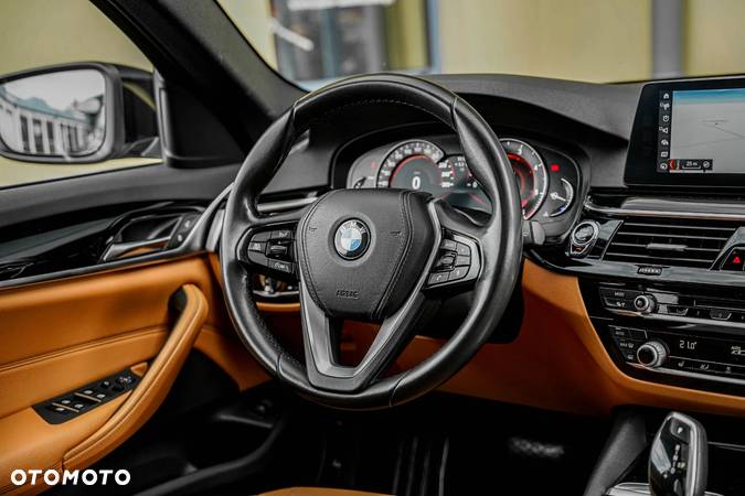 BMW Seria 5 520d Touring Luxury Line - 33