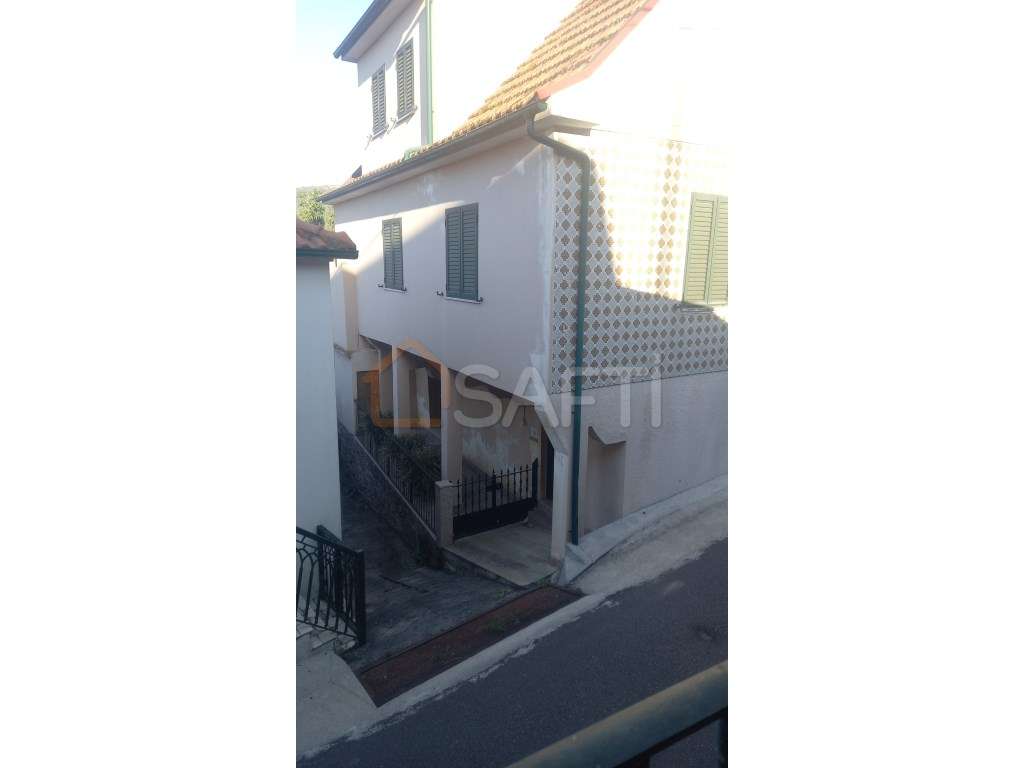 Uma excelente Moradia com muito pouco uso - Grande imagem: 2/23