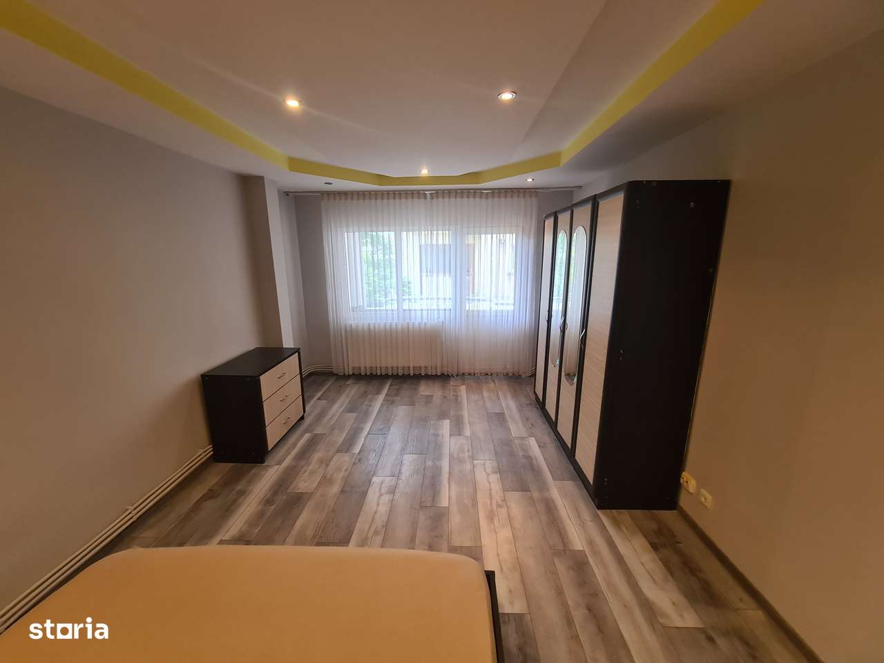 CHIRIE apartament 3 camere, et.2, Arena Mall Bacau - Imagine principală: 2/8