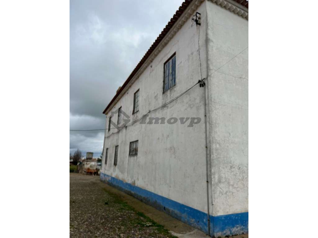 Moradia senhorial localizada na Vila de Aljustrel-8