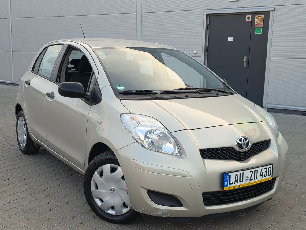 Toyota Yaris II (2005-2011) 1.0 VVT-i Cool 2010