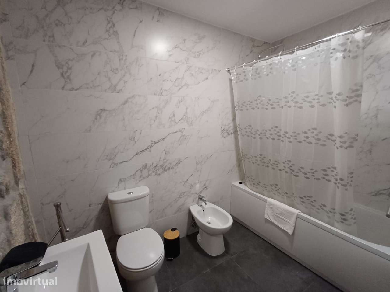 Moradia T4 Venda em Celorico (São Pedro e Santa Maria) e Vila Boa do M-13