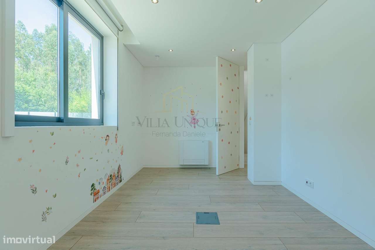 Moradia T4 Moderna com 3 Suítes em Terreno de 460m2-34