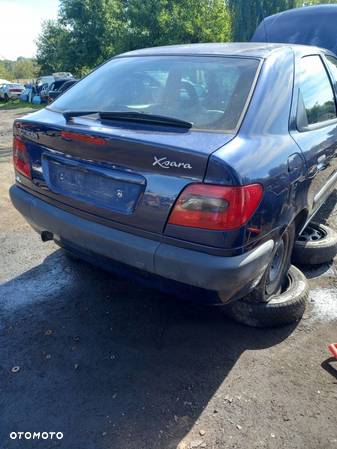 Błotnik lewy przedni Citroen Xsara 99 przedlift zdrowy - 9