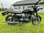 Triumph Bonneville - 4