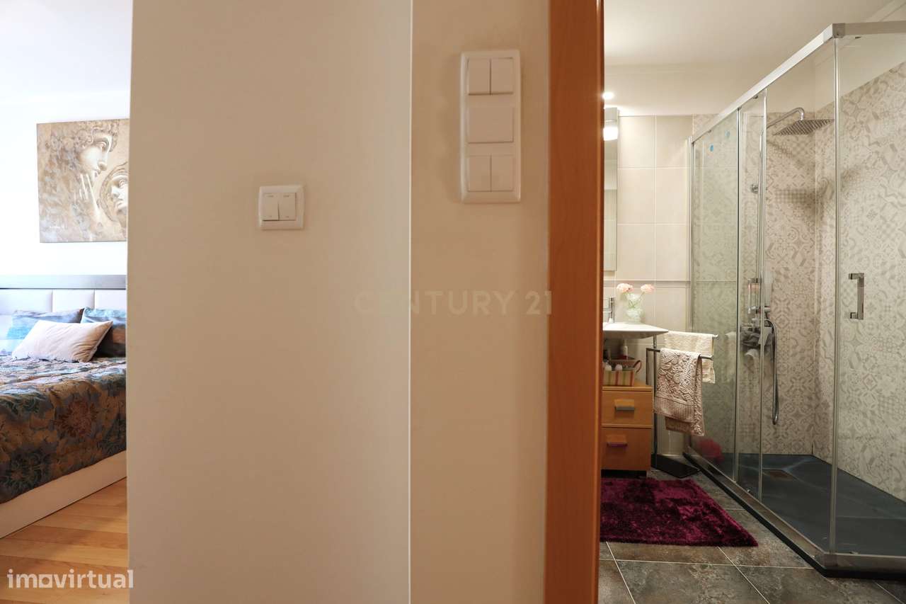 Apartamento T3  || Box 3 viaturas-35