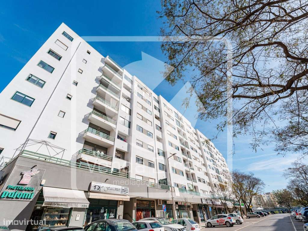 Apartamento T3 com estacionamento - Fidalguinhos, Barreiro-33