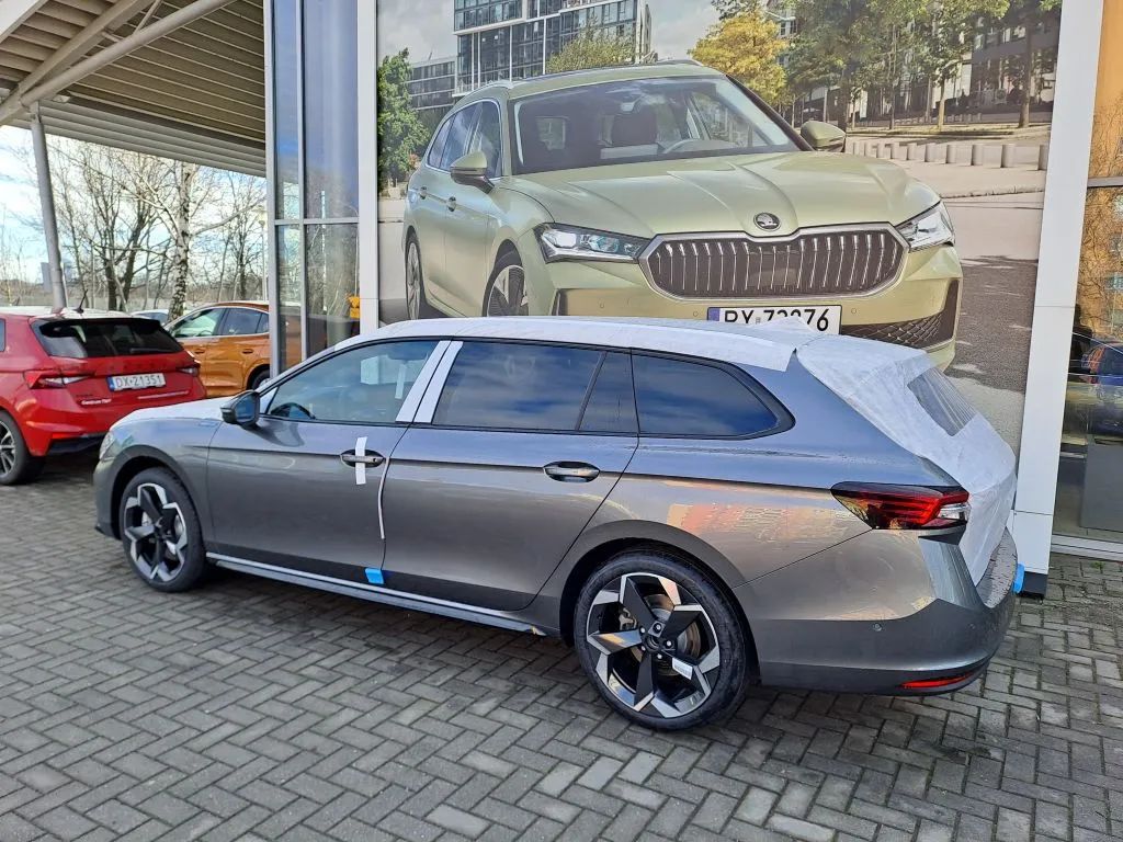 SKODA SUPERB 2.0 TSI 204KM DSG SPORTLINE, RP2025, dostępny od ręki