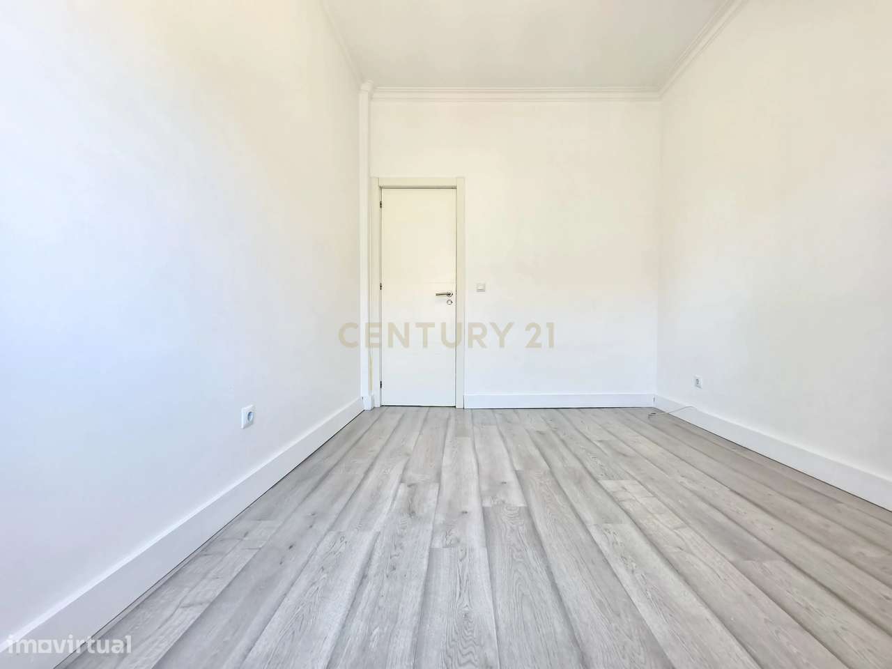 Apartamento T2 Remodelado no Barreiro – Moderno, Versátil e Pronto a H-14