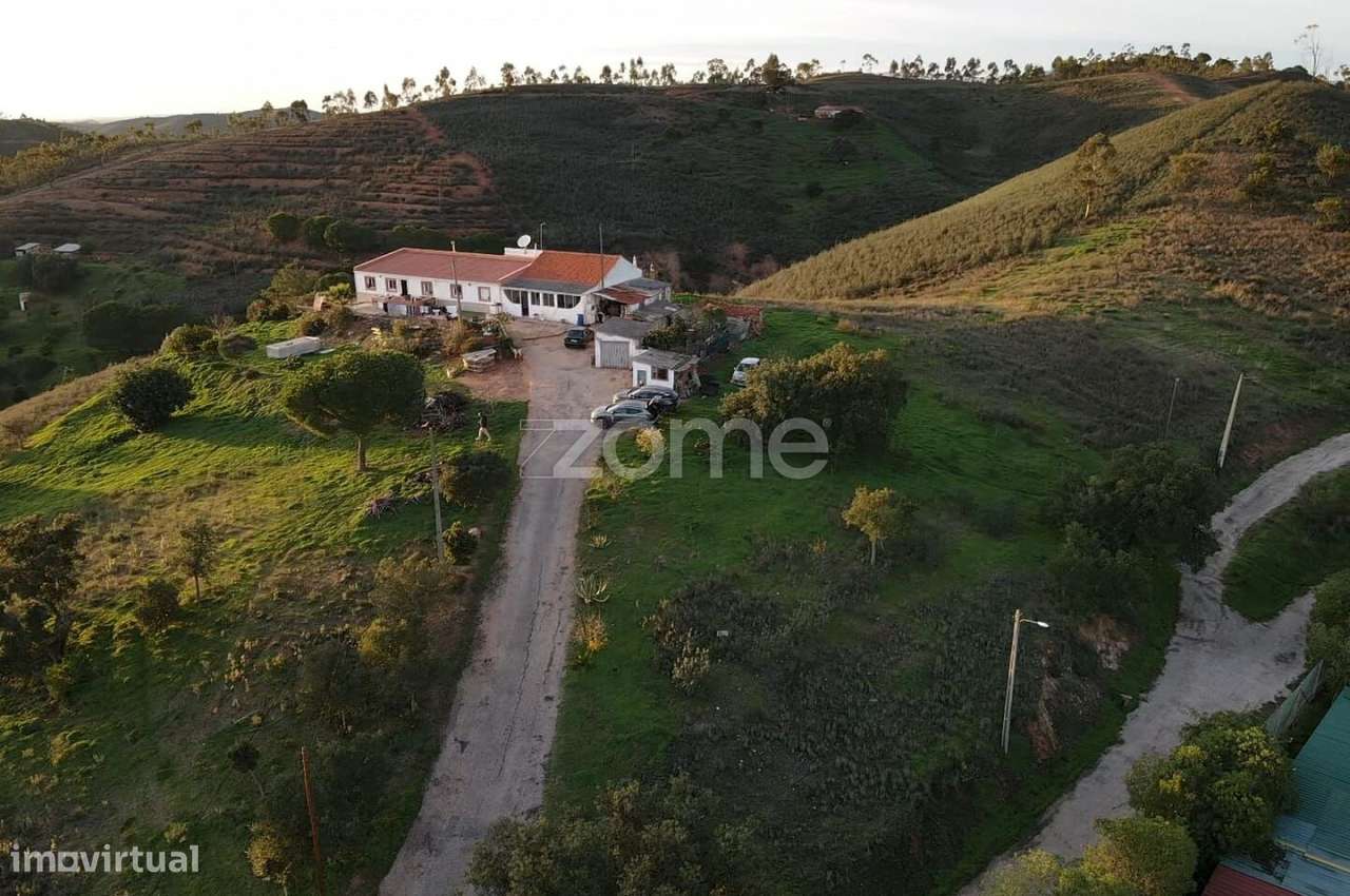 Moradia V3 + Terreno e Garagem em Caniné, Silves - Grande imagem: 2/51