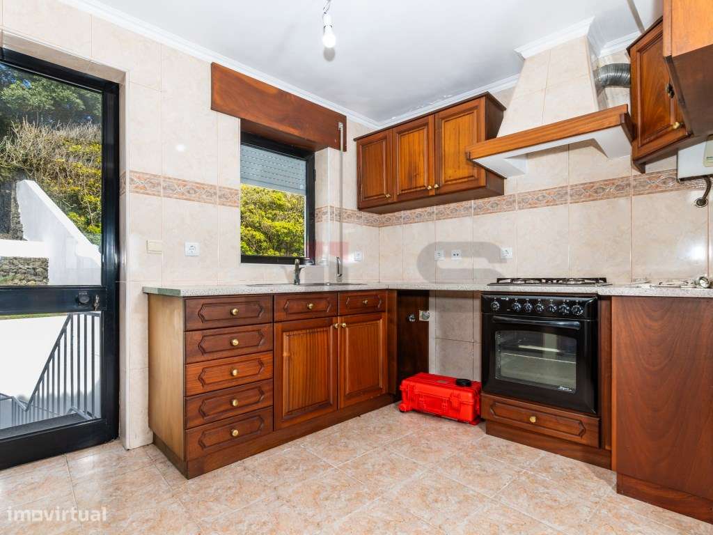 Moradia T4+1 com Dupla Cozinha e Vista Mar - Potencial de Investime...-17