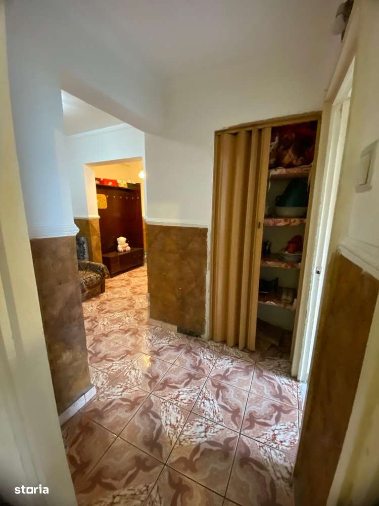 2 DECOMANDATE foarte spatios cu centrala si termopan zona Narcisa-12