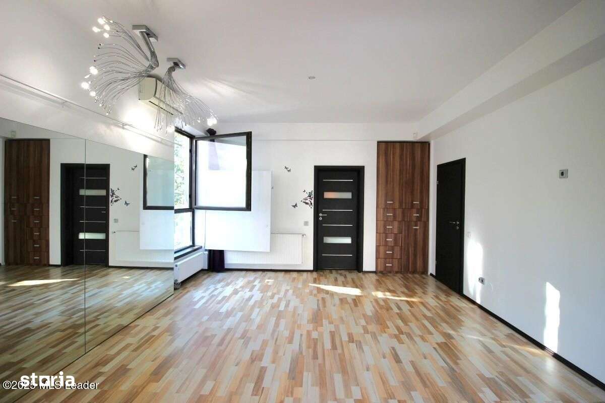 Popesti-Leordeni, Sf. Agnes, vila 2010, p+1+m, 216 mp, curte 138 mp-4