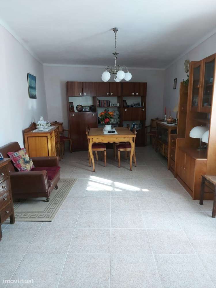 Moradia Geminada T4 - Cuba-1