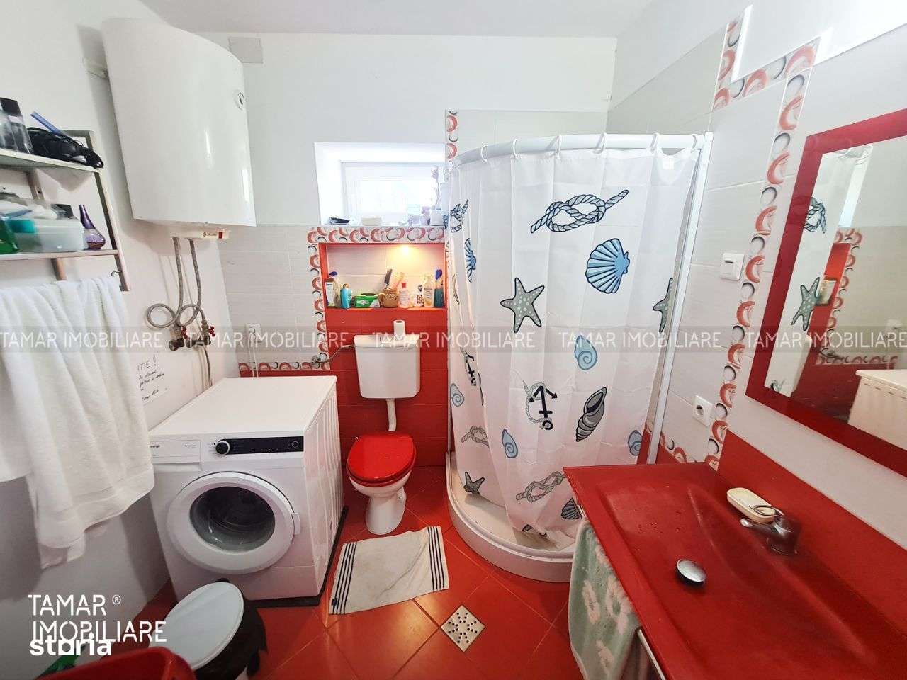 Proprietate cu 2 construcții - 348 mp Teren, 720 mp - Imagine principală: 5/8