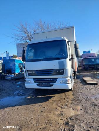 Se dezmembrează DAF LF45.250 . An fabricatie 2012. Euro 5. Piese disponibile - 2