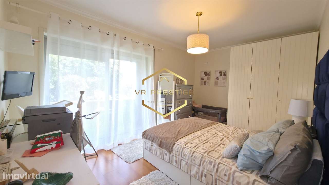 Apartamento T2 com Garagem, Arrumos e Excelente Localização – Póvoa de-16