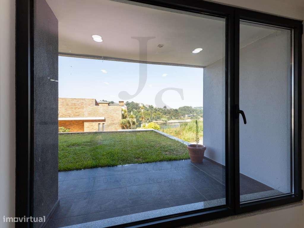 Moradia T4+T2 R/C Independente Gondomar - Possibilidade Permuta-8