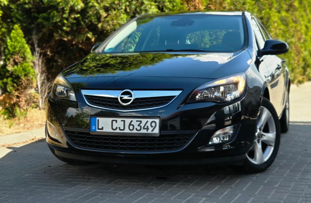 Opel Astra J 1.4 Turbo Active 2012