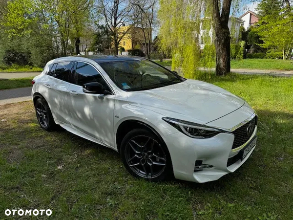 Infiniti Q30 2.0t Sport AWD 7DCT - 2