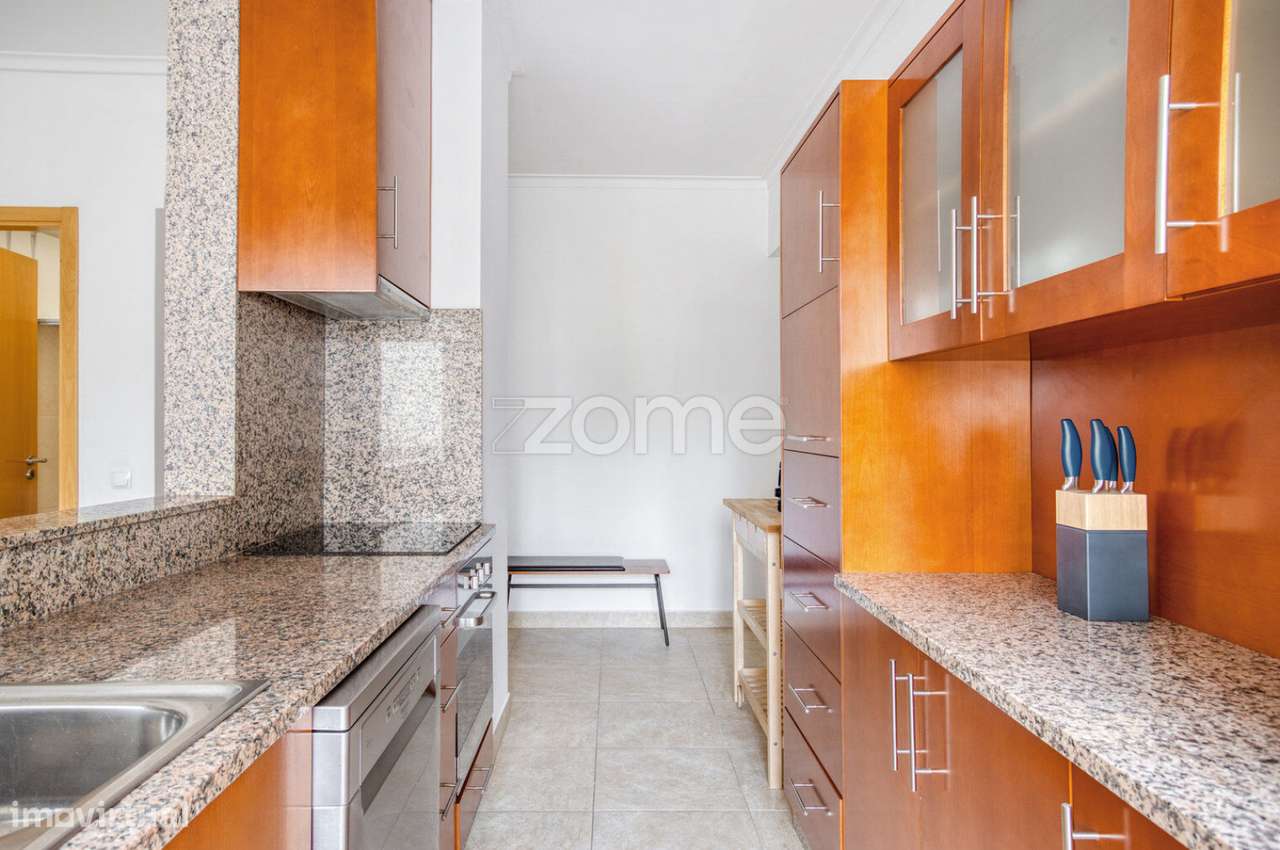 Apt T3 totalmente renovado no centro de Lisboa, junto à Gulbenkian-47