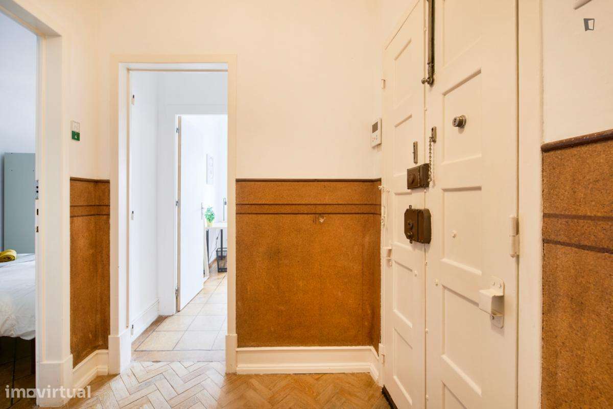 Quarto - localizado em Penha de França Lisbon - Grande imagem: 4/9