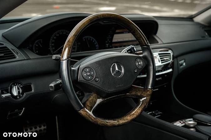 Mercedes-Benz CL 500 4Matic (BlueEFFICIENCY) 7G-TRONIC - 29