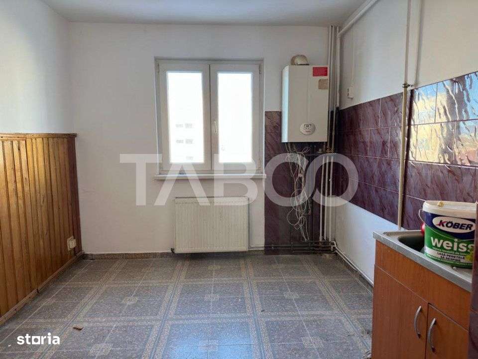 Apartament semidecomandat 2 camere etaj 3 zona Garii Fagaras - Imagine principală: 4/4