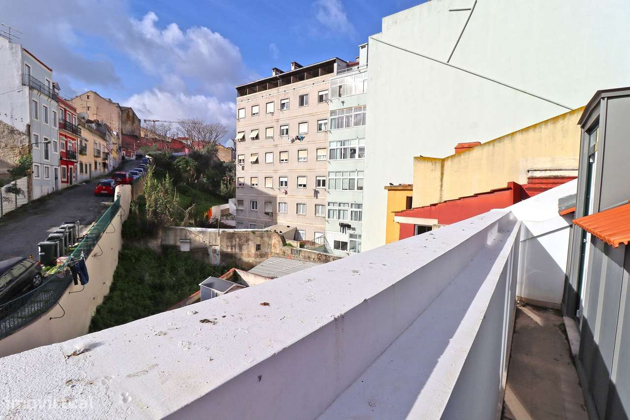 Apartamento T2 remodelado em São Vicente, Lisboa-22