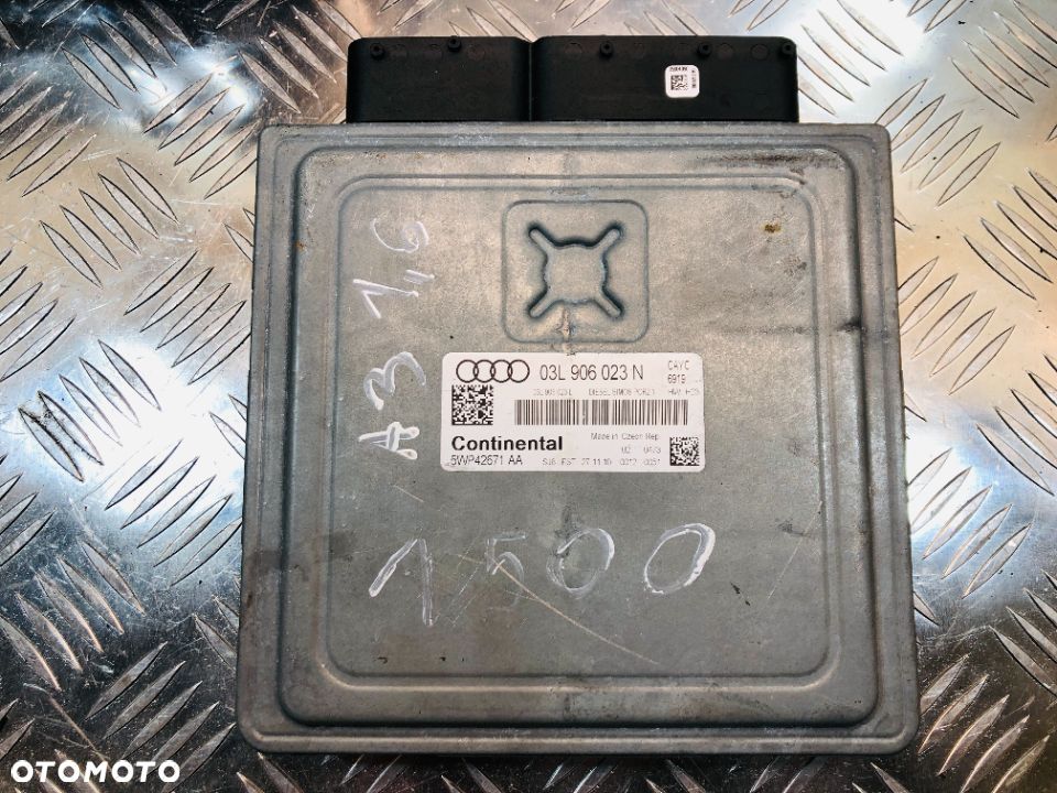 Sterownik silnika Audi A3 8P lift 03L906023N - 1