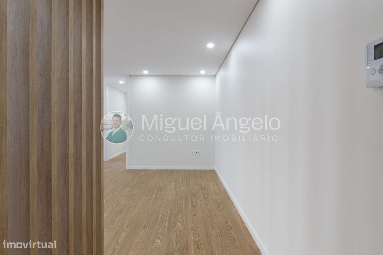 T3 Penthouse com terraços e três frentes no coração de Espinho-10