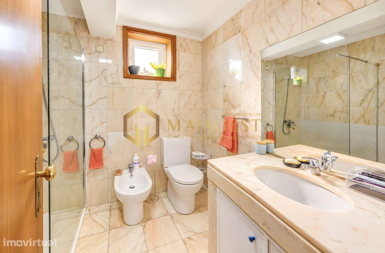 Apartamento T2+1 com Suite e Varanda no Centro de Gaia-31