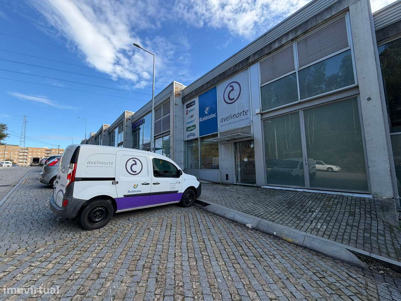 Armazém | Zona Industrial Ermesinde | Arrendamento - Grande imagem: 2/4