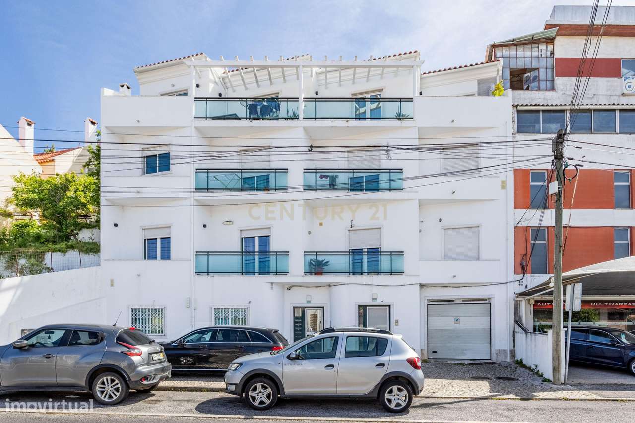 Procura espaço e conforto? Veja este T4 Duplex-33