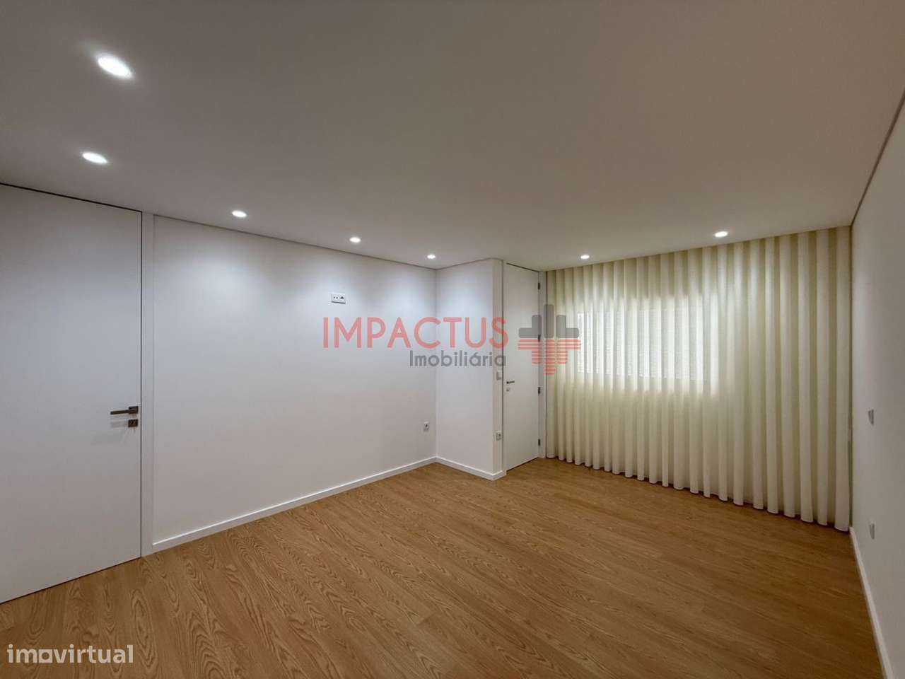 Imponente Moradia isolada com terreno de 1195m2-53