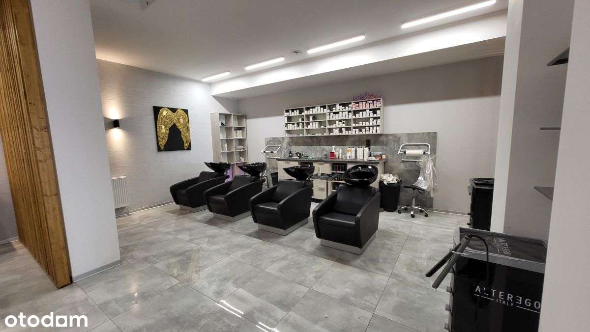 6-GO Sierpnia przy żeromskiego  Zakład fryzjerski.-5