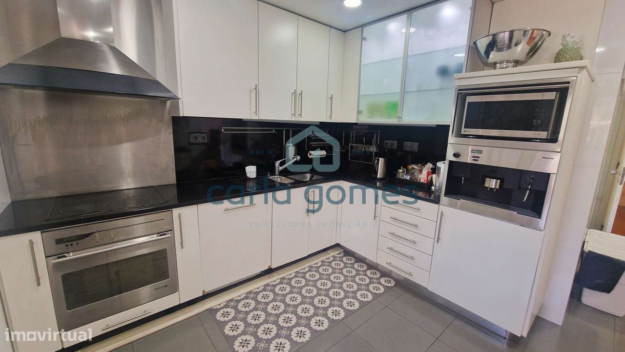APARTAMENTO T3 C/ 2 SUITES L. GARAGEM ELEVADOR | MAFAMUDE, V. N. GAIA-13