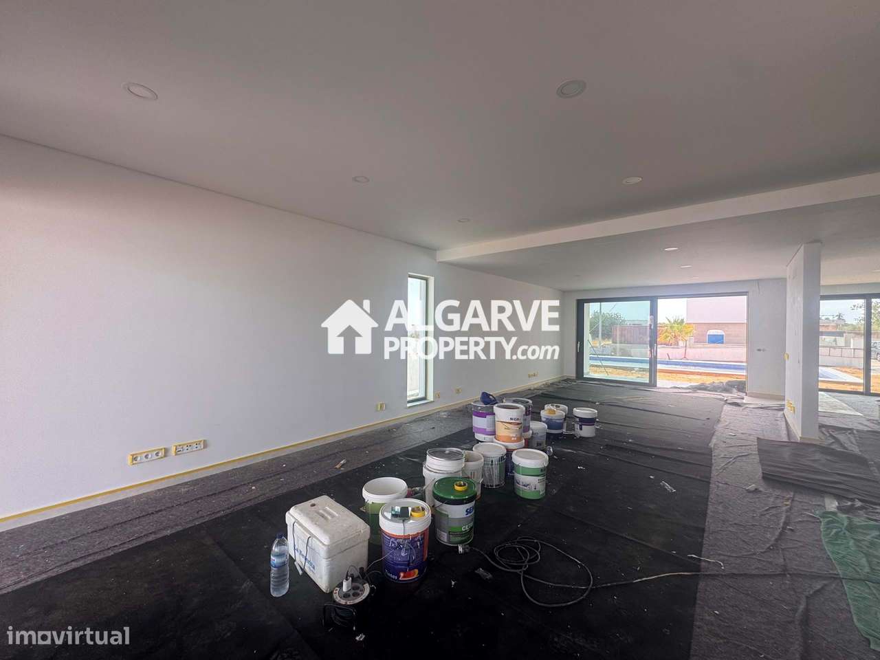 Moradia de Luxo T4 com Piscina e Vista Mar na Guia, Algarve-30