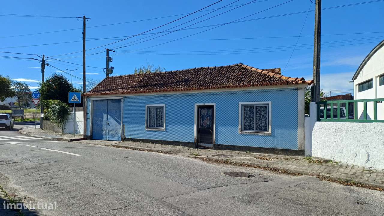 Moradia Térrea para Reconstrução em São Bernardo, Aveiro - Grande imagem: 1/34