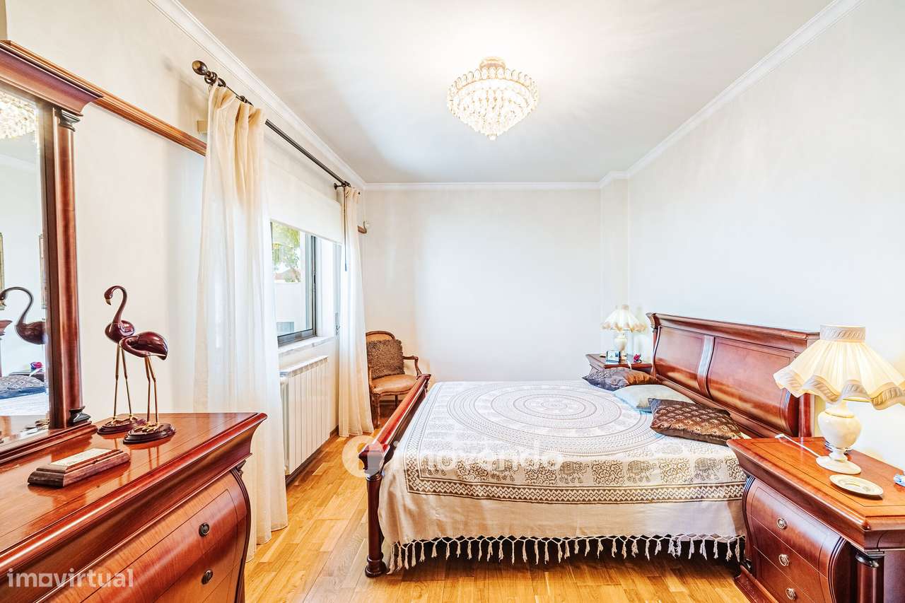 Apartamento T2 com garagem em condomínio com jardim, Paço de Arcos-14