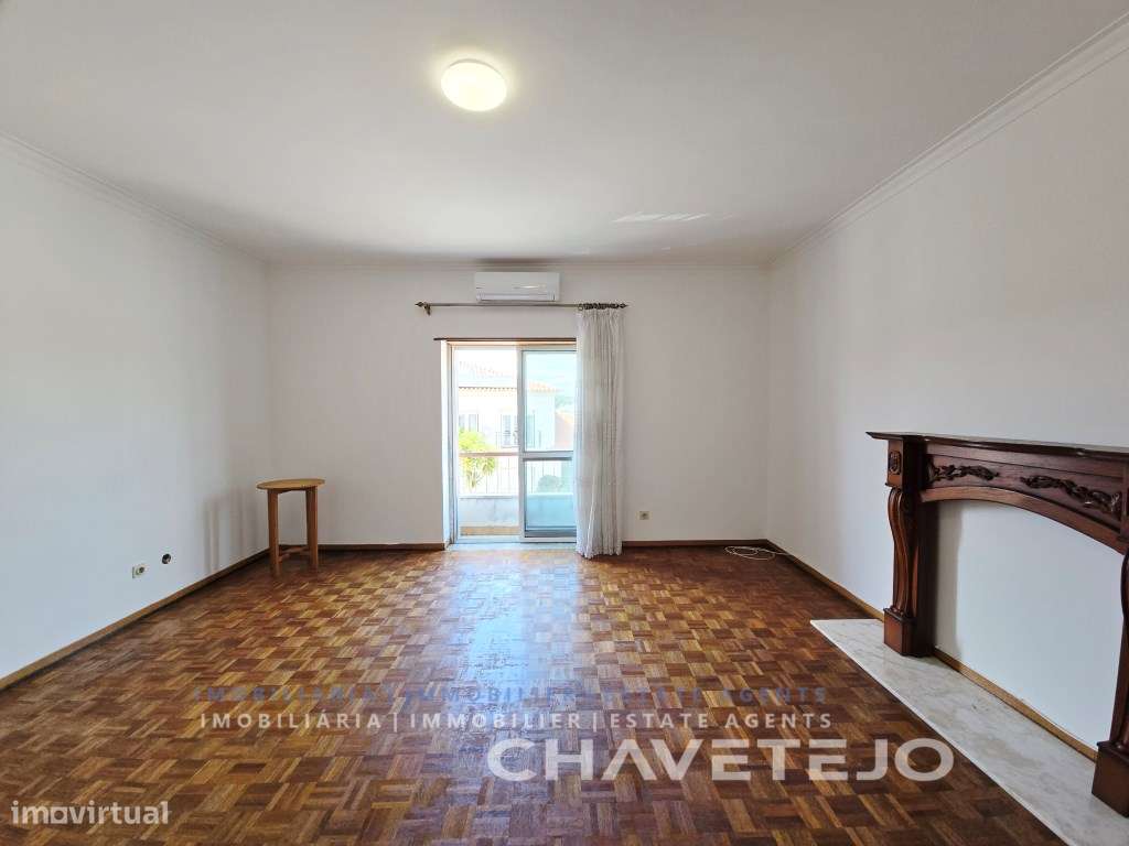 Apartamento T2 com garagem dupla e vista para o Castelo de Tomar-8