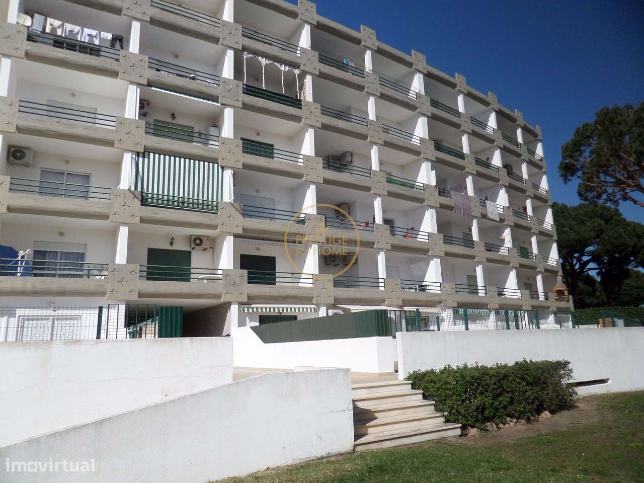 Espaçoso Apartamento T1 em Condomínio Privado – Vilamoura-31