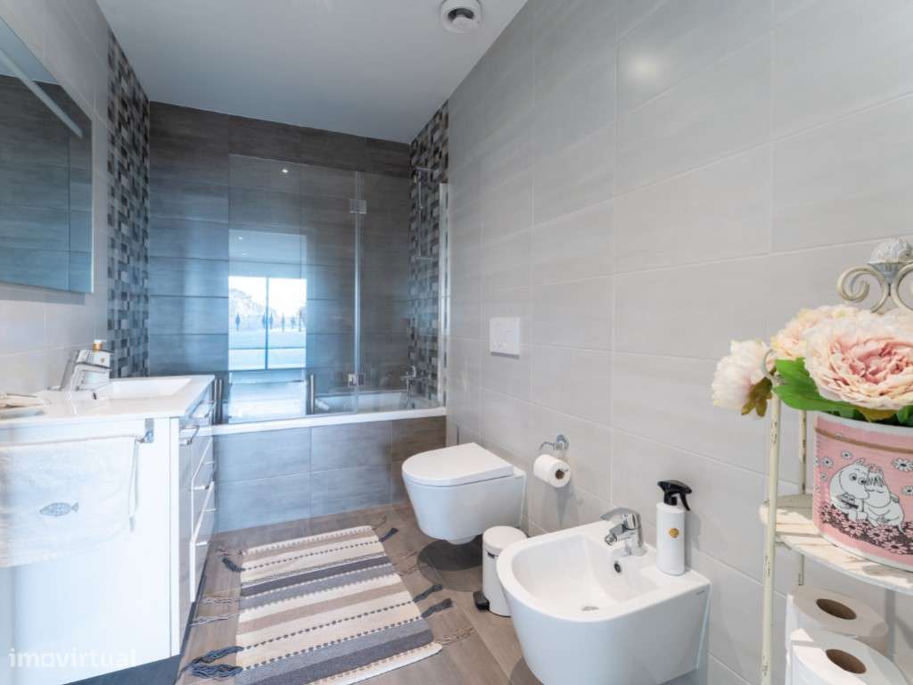 Apartamento T4 com Vista Mar, Terraço e Garagem na Nazaré-15