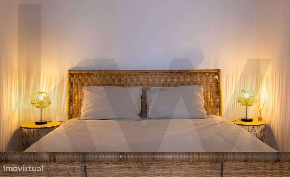 Moradia T5 com Licenciamento de Alojamento Local no Centro de Ponta De-7