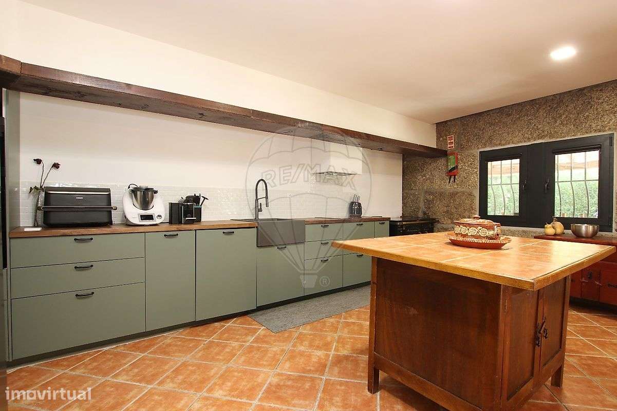 Moradia T4 para venda-10
