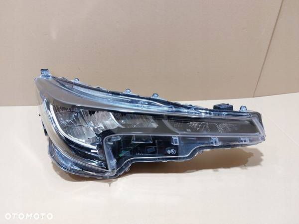 TOYOTA COROLLA E21 FULL LED PRAWY PRAWA 19- - 1